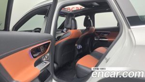 Mercedes-Benz GLC-Class GLC300 4MATIC AMG Line 2024 года из Южной Кореи