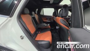 Mercedes-Benz GLC-Class GLC300 4MATIC AMG Line 2024 года из Южной Кореи