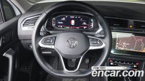 Volkswagen Tiguan 2.0 TDI Prestige 2023 года из Южной Кореи