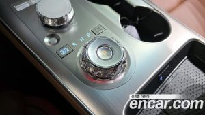 Genesis GV70 2.5T Бензин AWD 2025 года из Южной Кореи