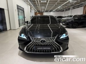Lexus ES Luxury Plus 2026 года из Южной Кореи