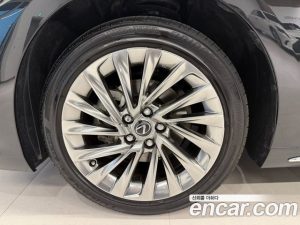 Lexus ES Luxury Plus 2026 года из Южной Кореи