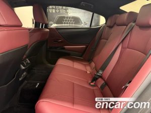 Lexus ES Luxury Plus 2026 года из Южной Кореи