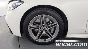 Mercedes-Benz S-Class S400 d 4MATIC 2023 года из Южной Кореи