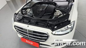 Mercedes-Benz S-Class S400 d 4MATIC 2023 года из Южной Кореи