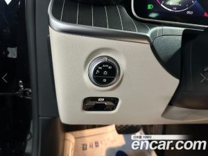 Mercedes-Benz C-Class C200 Avantgarde 2024 года из Южной Кореи