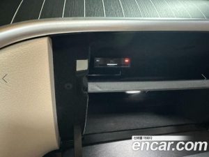 Mercedes-Benz C-Class C200 Avantgarde 2024 года из Южной Кореи