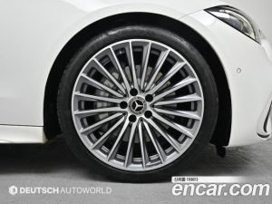 Mercedes-Benz C-Class C300 4MATIC AMG Line 2023 года из Южной Кореи