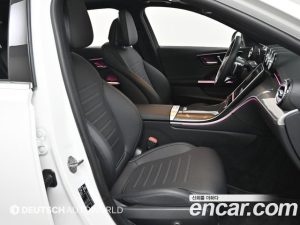 Mercedes-Benz C-Class C300 4MATIC AMG Line 2023 года из Южной Кореи