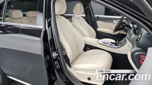 Mercedes-Benz E-Class E350 4MATIC Exclusive 2023 года из Южной Кореи