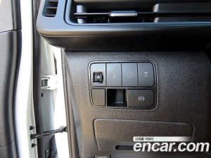 Hyundai Staria HEV 1.6 Wagon 5 2025 года из Южной Кореи