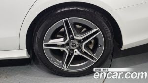 Mercedes-Benz E-Class E250 AMG Line 2023 года из Южной Кореи