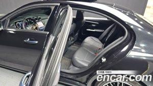 Mercedes-Benz C-Class C300 4MATIC Avantgarde 2024 года из Южной Кореи