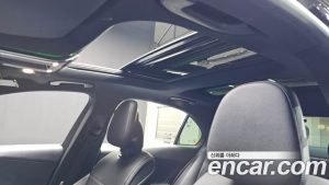 Mercedes-Benz C-Class C300 4MATIC Avantgarde 2024 года из Южной Кореи