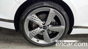 Genesis G80 Бензин 2.5 Turbo AWD 2025 года из Южной Кореи