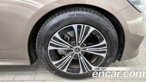Mercedes-Benz E-Class E200 Avantgarde 2025 года из Южной Кореи