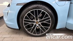 Porsche Taycan Base 2022 года из Южной Кореи