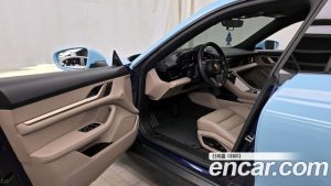 Porsche Taycan Base 2022 года из Южной Кореи