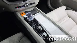 Volvo XC60 B5 Ultra Bright Air Air Suspension 2026 года из Южной Кореи