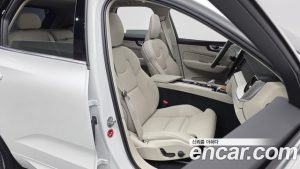 Volvo XC60 B5 Ultra Bright Air Air Suspension 2026 года из Южной Кореи