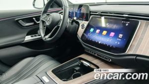 Mercedes-Benz E-Class E350e 4MATIC 2025 года из Южной Кореи