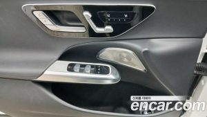 Mercedes-Benz E-Class E350e 4MATIC 2025 года из Южной Кореи