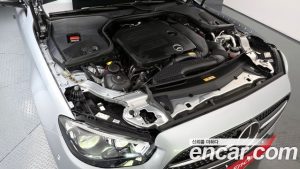 Mercedes-Benz E-Class E350 4MATIC AMG Line 2023 года из Южной Кореи