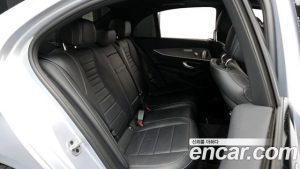 Mercedes-Benz E-Class E350 4MATIC AMG Line 2023 года из Южной Кореи