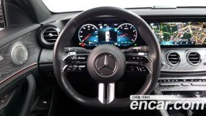 Mercedes-Benz E-Class E350 4MATIC AMG Line 2023 года из Южной Кореи
