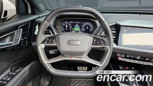 Audi Q4 e-tron 40 Premium Sportback 2023 года из Южной Кореи