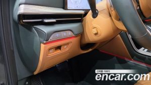 Genesis GV80 2.5T Бензин AWD 2024 года из Южной Кореи