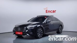Mercedes-Benz E-Class E300 4MATIC Exclusive 2024 года из Южной Кореи