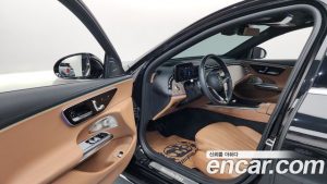 Mercedes-Benz E-Class E300 4MATIC Exclusive 2024 года из Южной Кореи