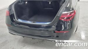 Mercedes-Benz S-Class S500L 4MATIC 2023 года из Южной Кореи
