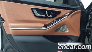 Mercedes-Benz S-Class S500L 4MATIC 2023 года из Южной Кореи