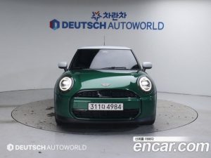 Mini Cooper CLASSIC 2025 года из Южной Кореи