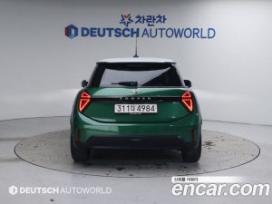 Mini Cooper CLASSIC 2025 года из Южной Кореи