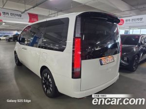 Hyundai Staria 4WD Lounge 7-Seater 2025 года из Южной Кореи