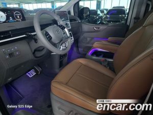 Hyundai Staria 4WD Lounge 7-Seater 2025 года из Южной Кореи