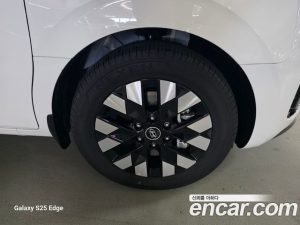 Hyundai Staria 4WD Lounge 7-Seater 2025 года из Южной Кореи