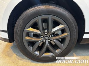 Land Rover Range Rover Velar 2.0 P250 Dynamic SE 2025 года из Южной Кореи