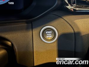 Land Rover Range Rover Velar 2.0 P250 Dynamic SE 2025 года из Южной Кореи