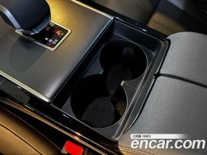 Land Rover Range Rover Velar 2.0 P250 Dynamic SE 2025 года из Южной Кореи