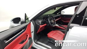 Porsche Macan Base 4 2025 года из Южной Кореи