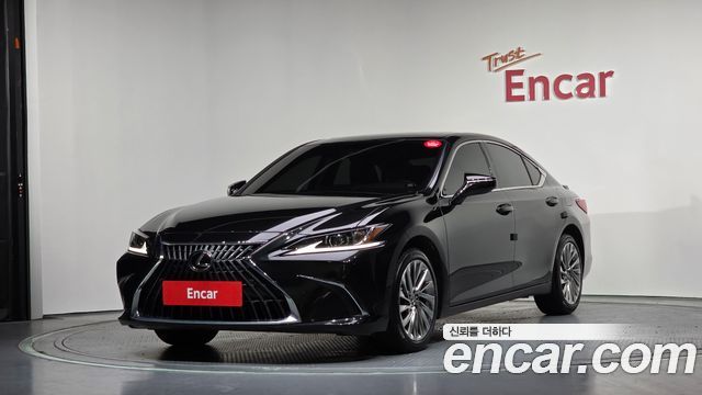 Lexus ES Luxury Plus 2024 года из Кореи
