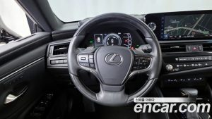 Lexus ES Luxury Plus 2024 года из Южной Кореи