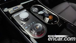 Genesis GV70 2.5T Бензин 2WD 2025 года из Южной Кореи