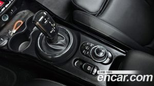 Mini Clubman CLASSIC COMFORT PACK 2023 года из Южной Кореи