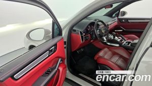 Porsche Cayenne 4.0 Turbo 2022 года из Южной Кореи