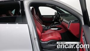 Porsche Cayenne 4.0 Turbo 2022 года из Южной Кореи